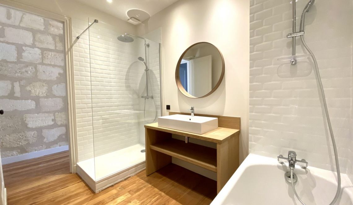 Appartement avec salle de bain