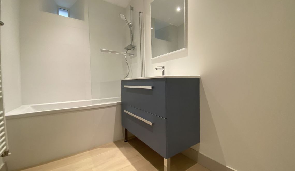 Appartement avec salle de bain
