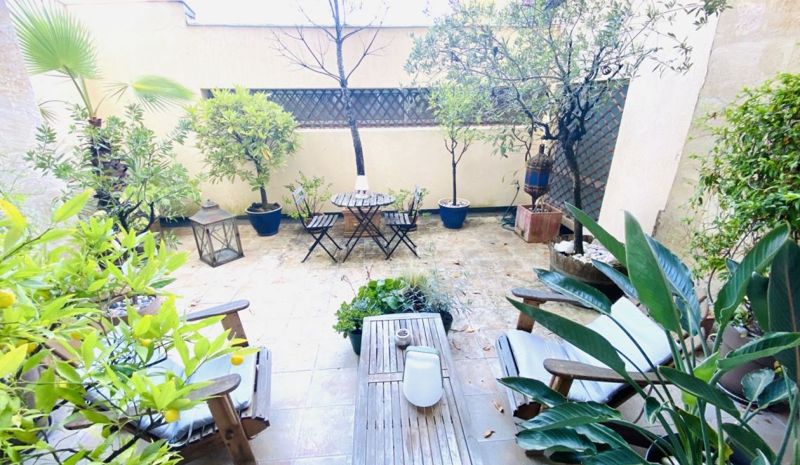 Appartement avec une terrasse