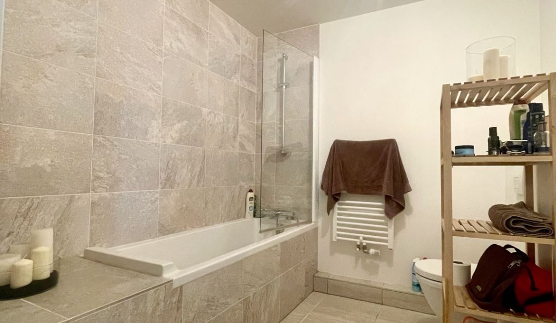 Appartement avec salle de bain