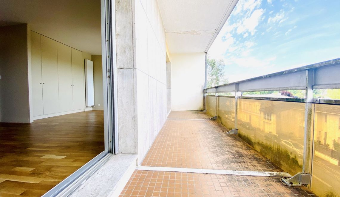 Appartement avec grande terrasse 