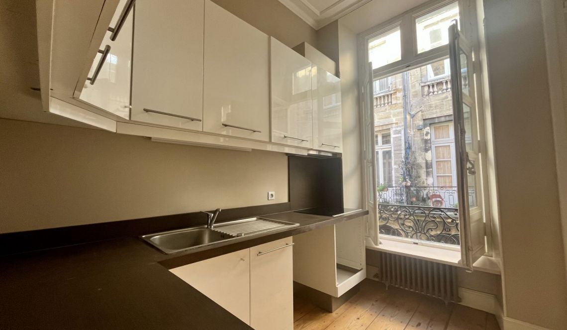 appartement avec cuisine aménagée 