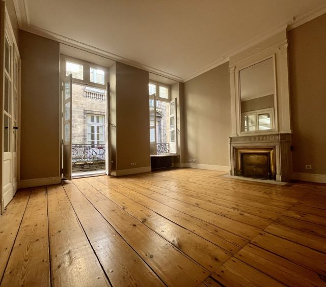 appartement avec prestations anciennes conservées