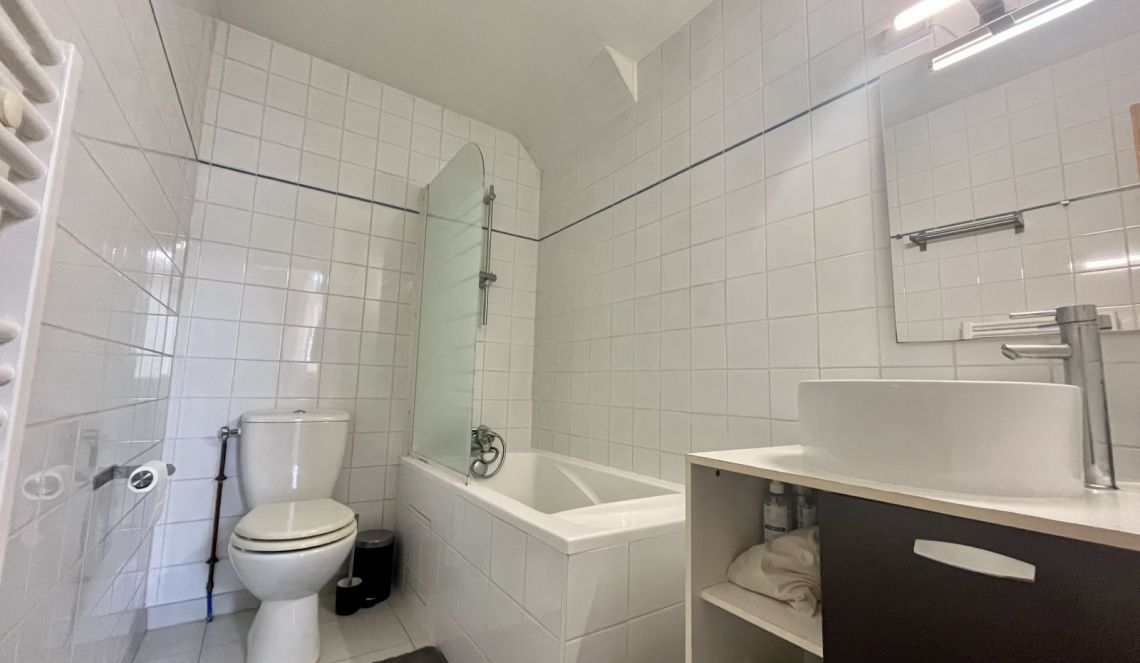 appartement avec salle de bains 
